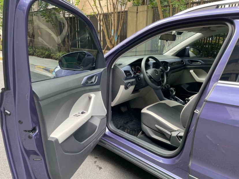 Volkswagen T-Cross 2021 car image #8