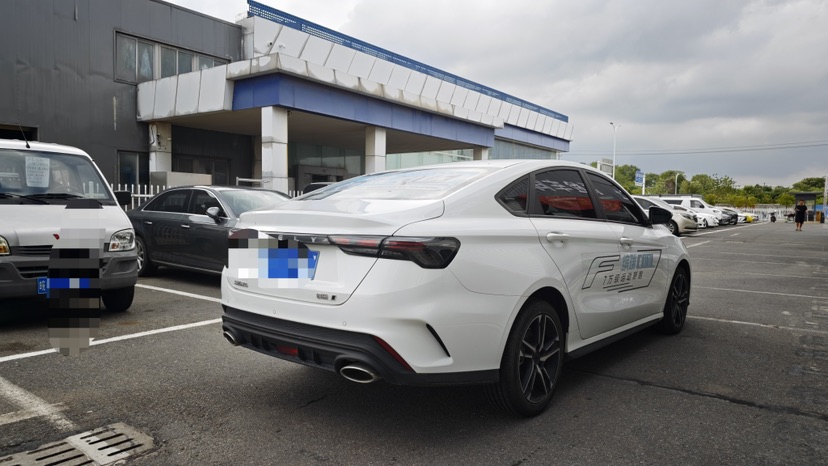 GEELY Binray 2025 car image #8