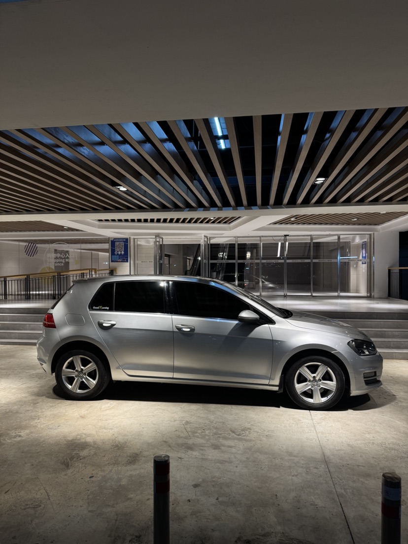 Volkswagen Golf 2015 car image #13