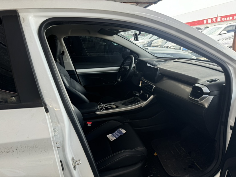 GEELY Coolray 2025 car image #4