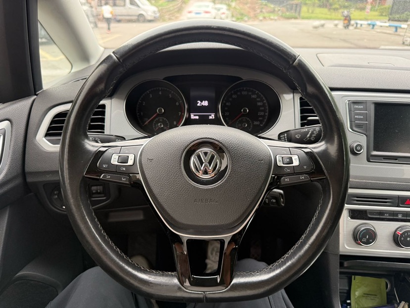 Volkswagen Golf Sportsvan 2016 car image #13