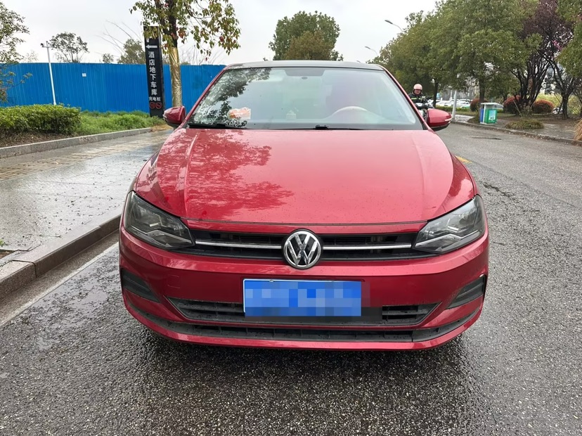 Volkswagen Polo 2020 car image #2