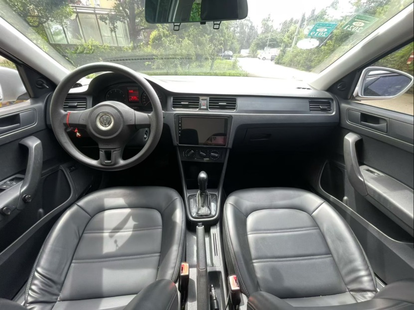 Volkswagen Santana 2015 car image #4