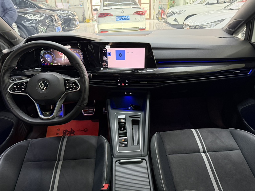 Volkswagen Golf 2024 car image #5