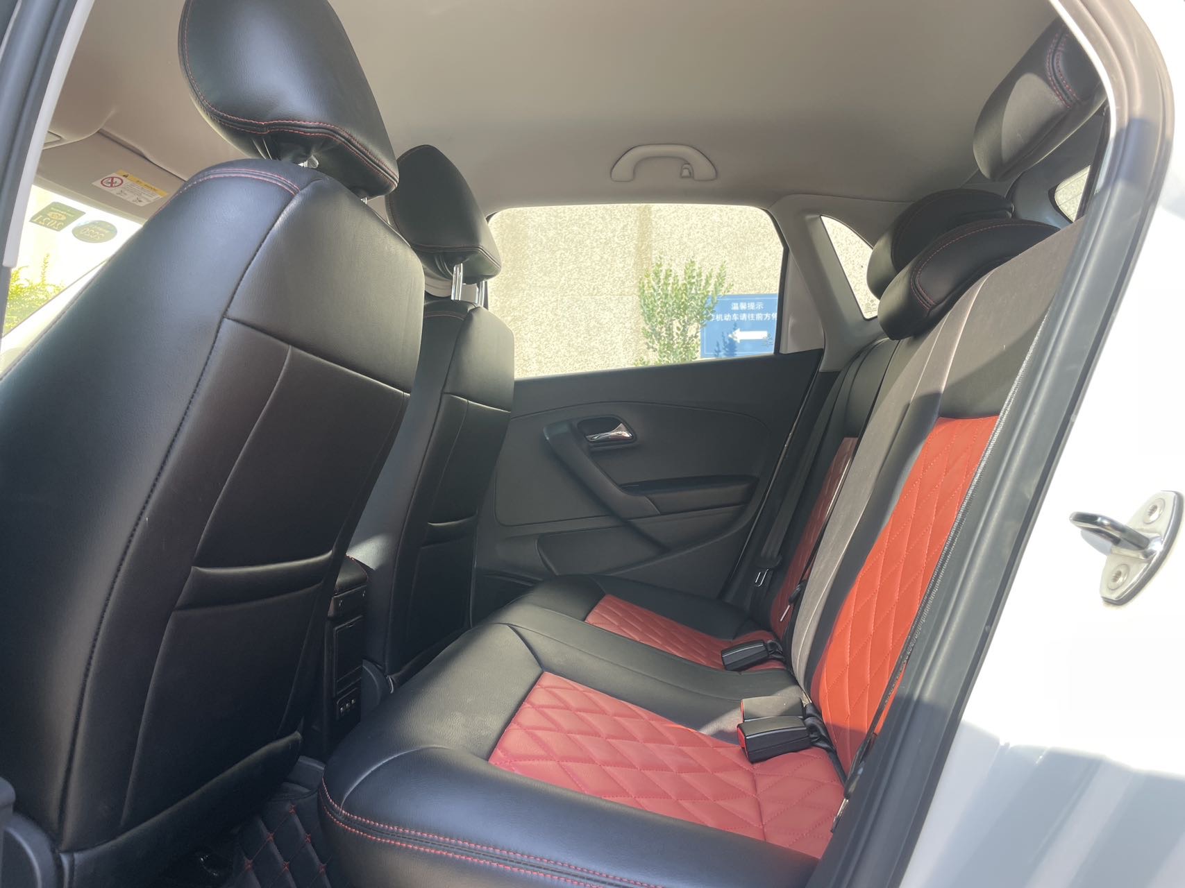 Volkswagen Polo 2019 car image #5