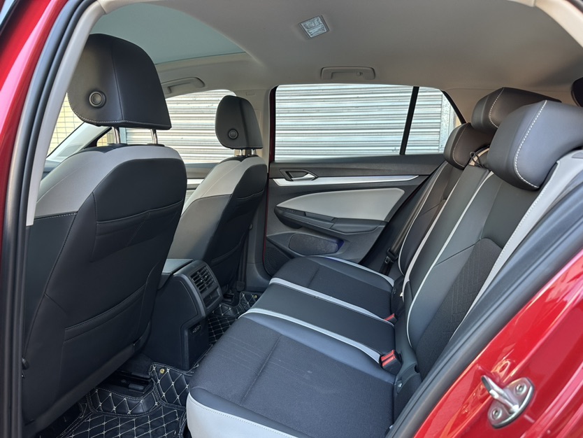 Volkswagen Golf 2021 #5 Volkswagen Golf 2021 صورة سيارة #5
