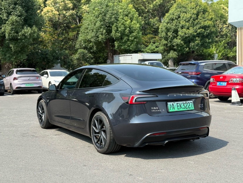 Tesla Model 3 2024 car image #9