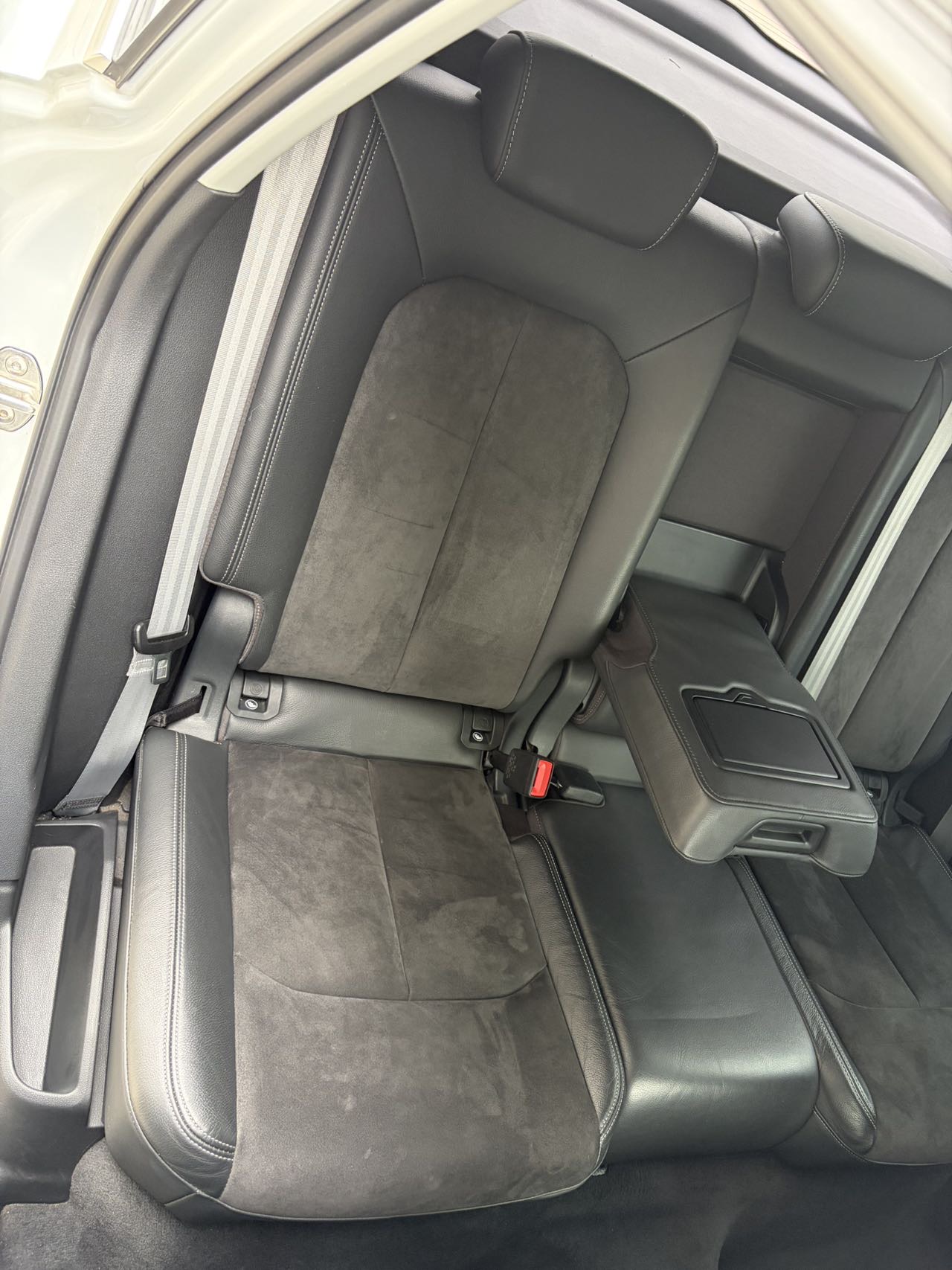 Audi Q3 2020 car image #7