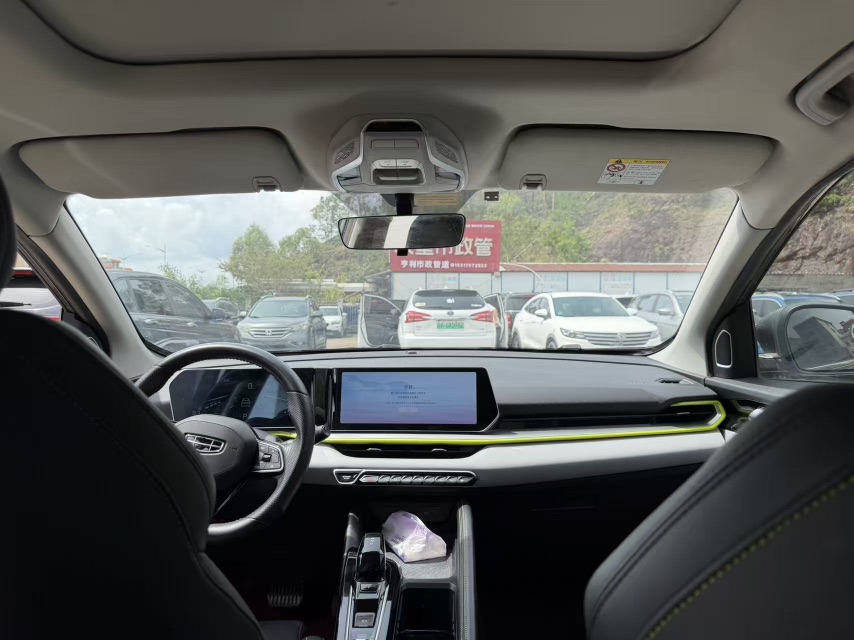 GEELY Coolray 2022 #4 GEELY Coolray 2022 car image #4