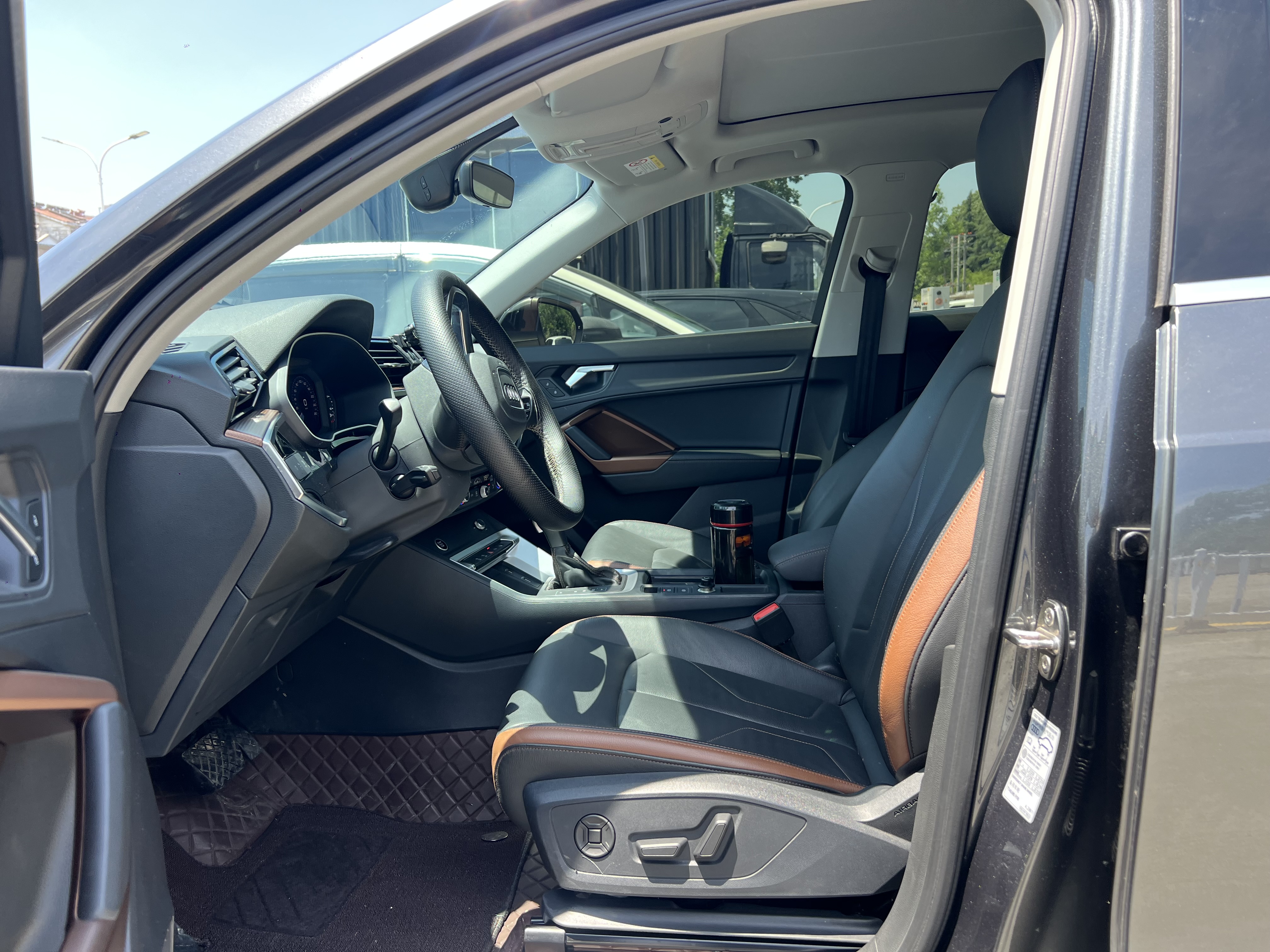 Audi Q3 2021 car image #8