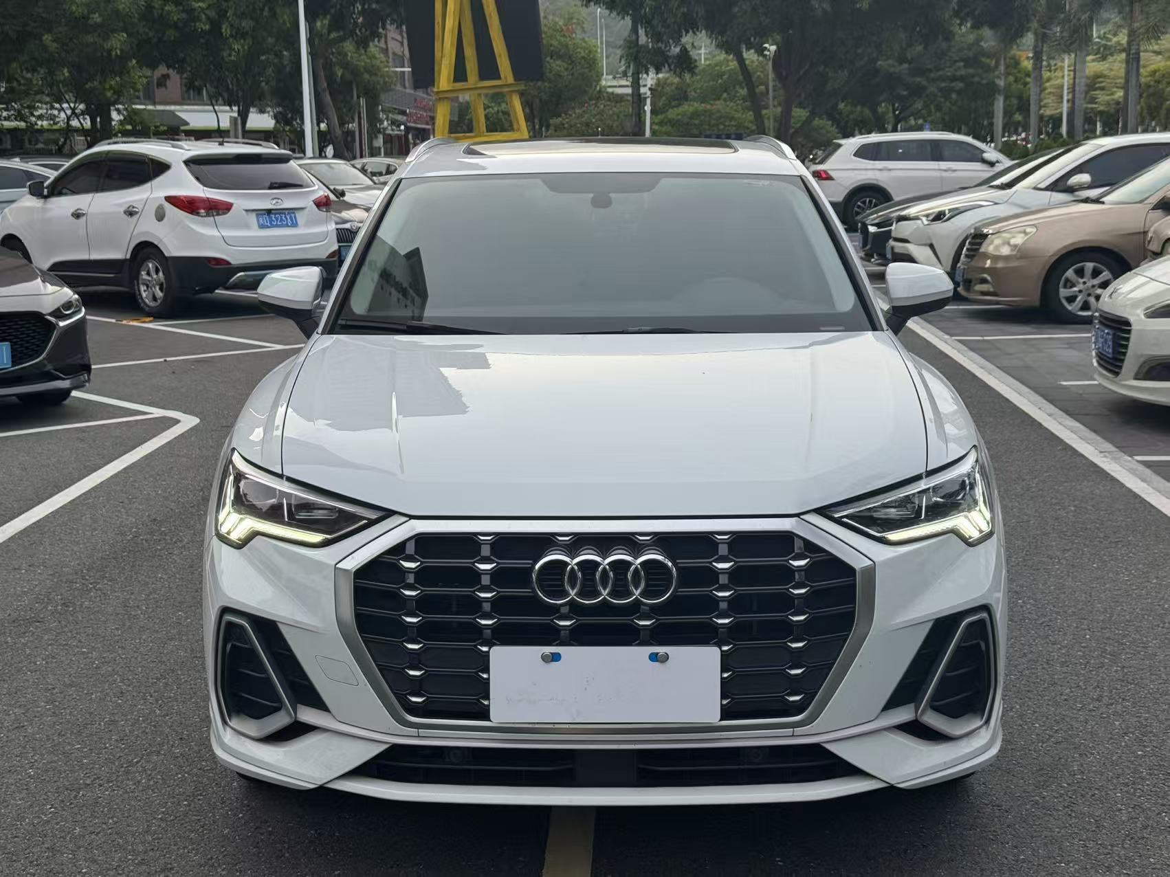 Audi Q3 2020 car image #2