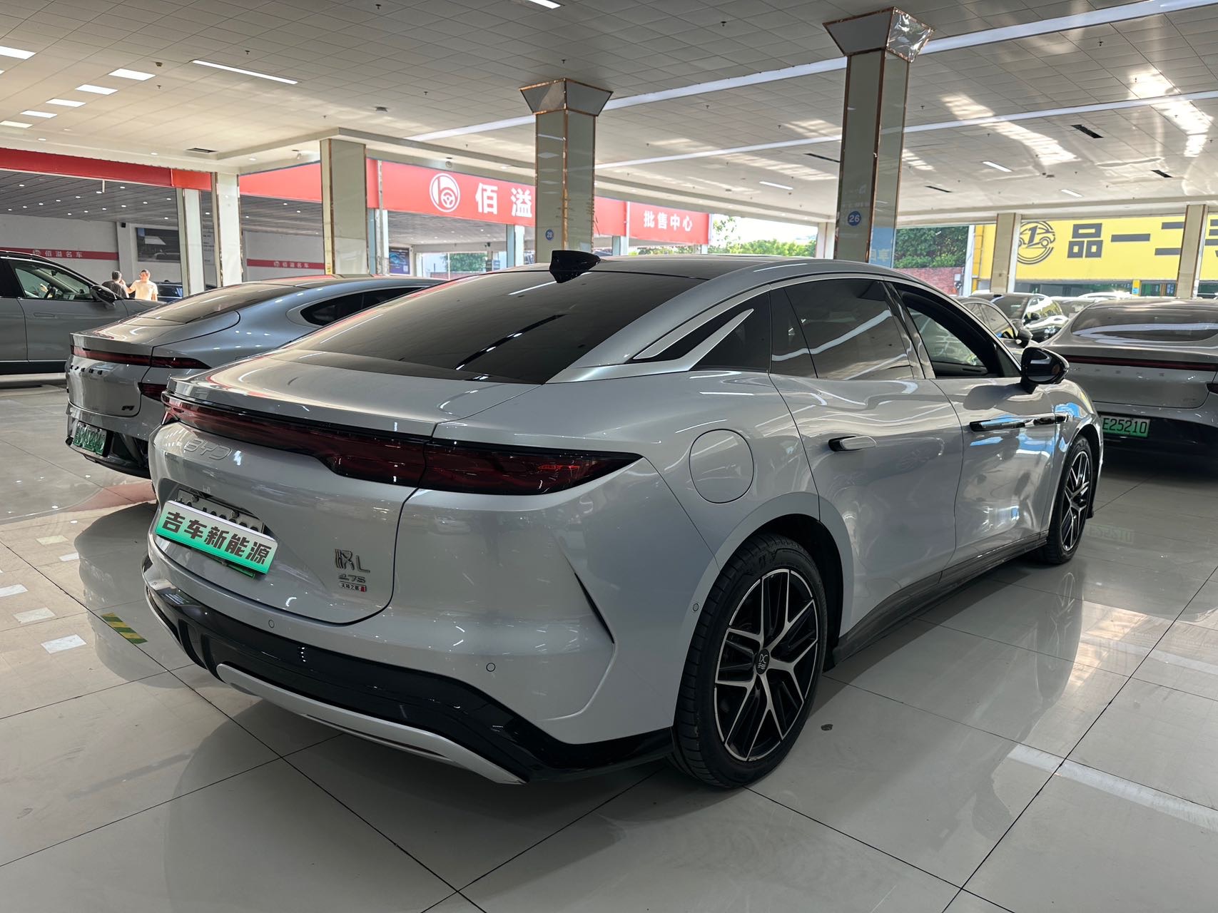 BYD HanL 2025 car image #5