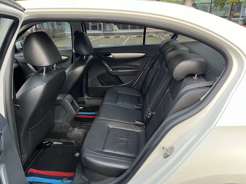 Volkswagen Santana 2016 car image #6