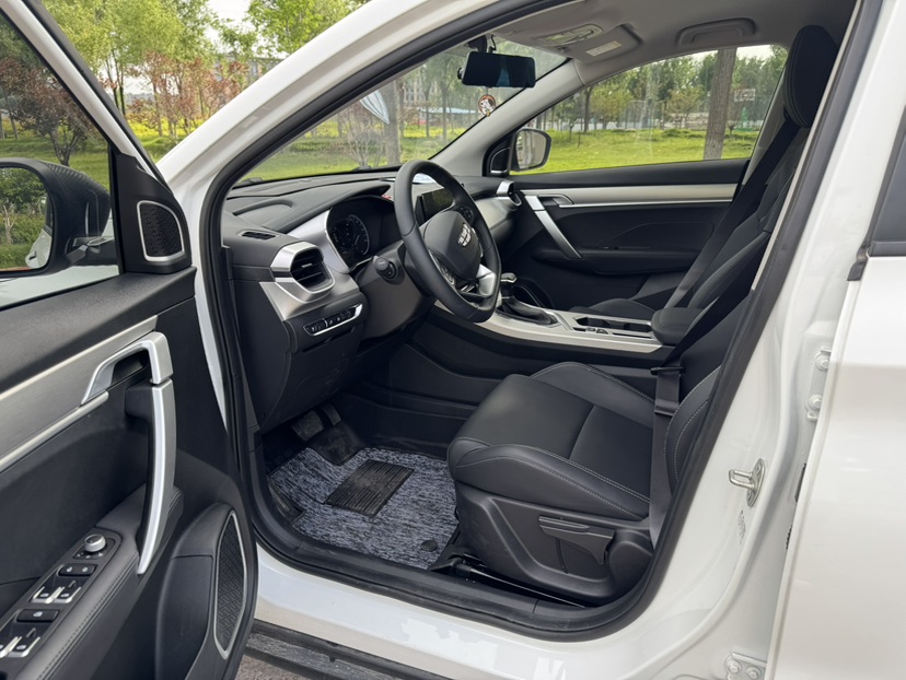 GEELY Coolray 2025 #7 GEELY Coolray 2025 car image #7