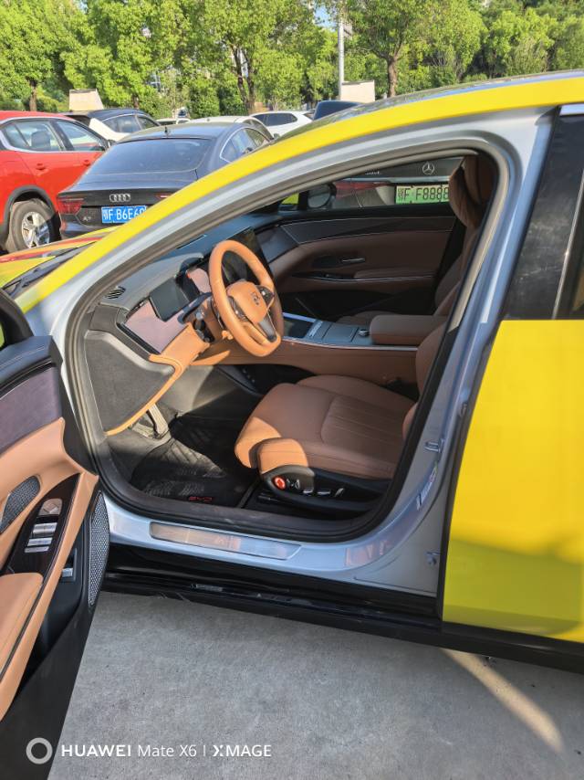 BYD HanL 2025 immagine di auto #3