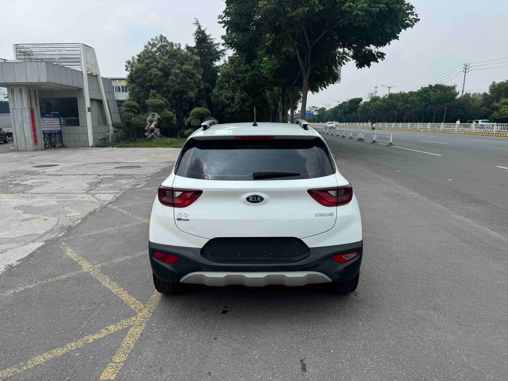 Kia KX1 2019 car image #4