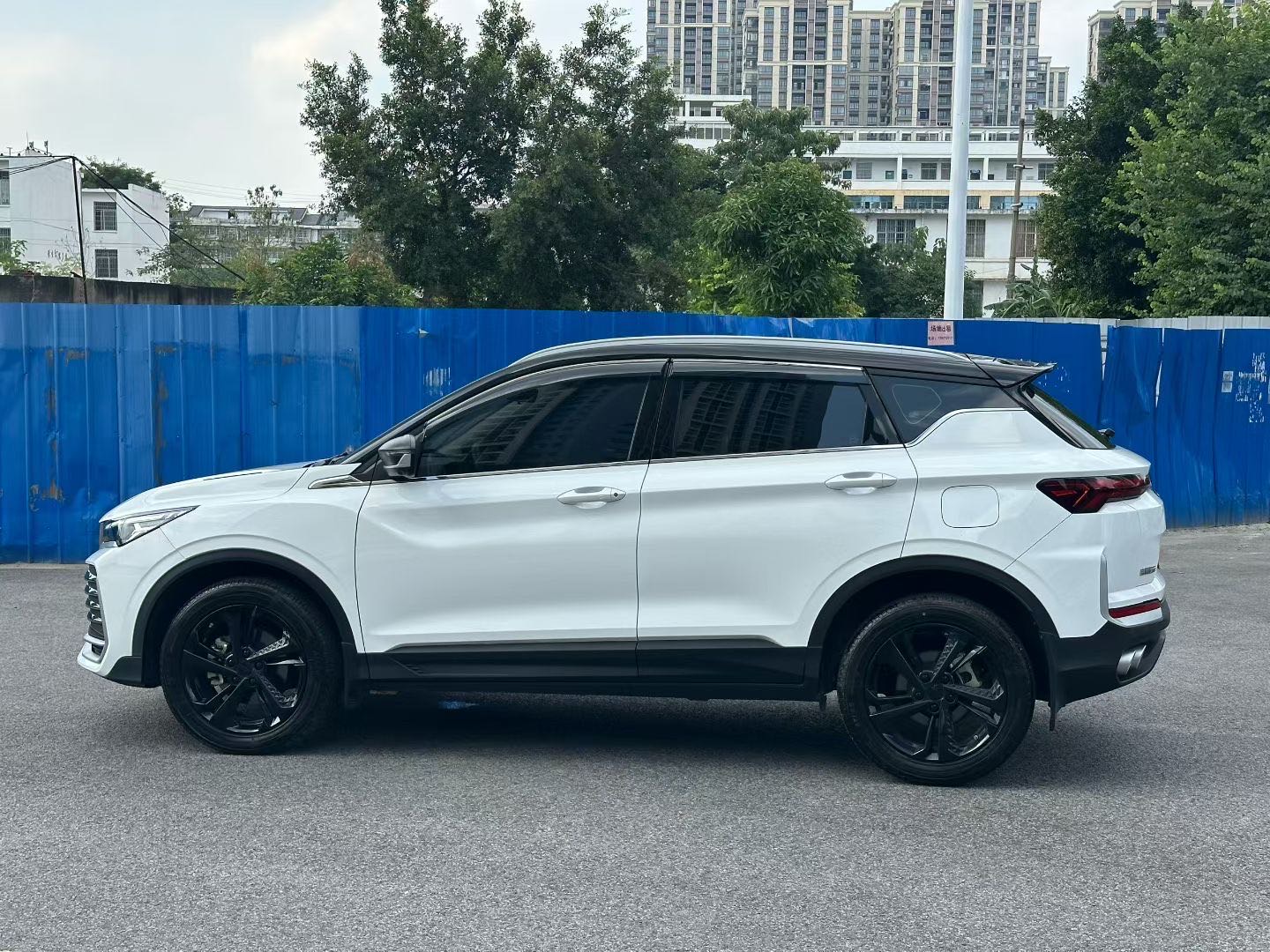 GEELY Coolray 2025 immagine di auto #3