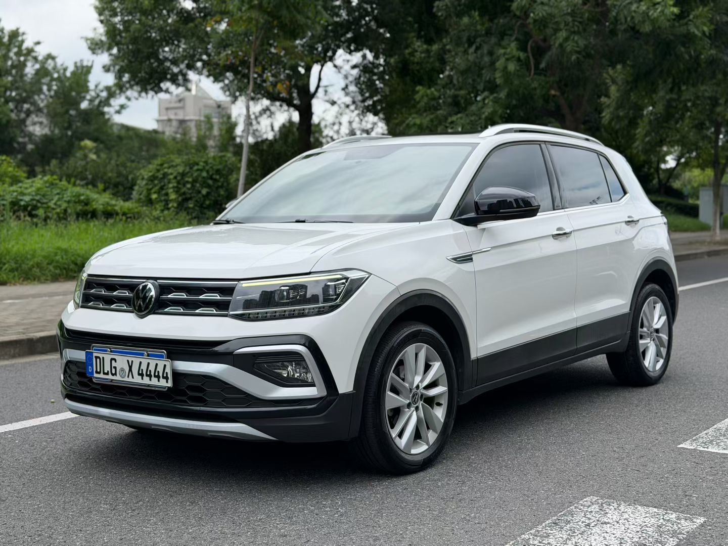 Volkswagen T-Cross 2021 car image 