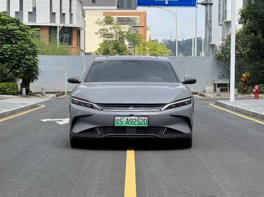 BYD Han 2025 car image #2