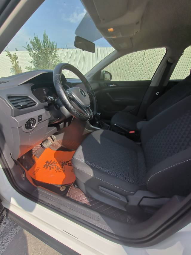 Volkswagen T-Cross 2022 car image #4