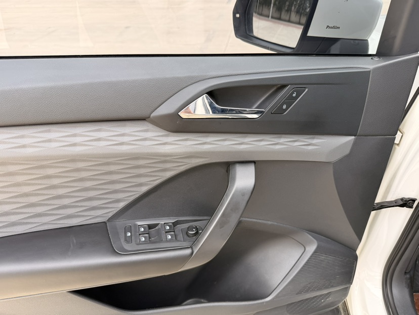 Volkswagen Tharu 2019 car image #6