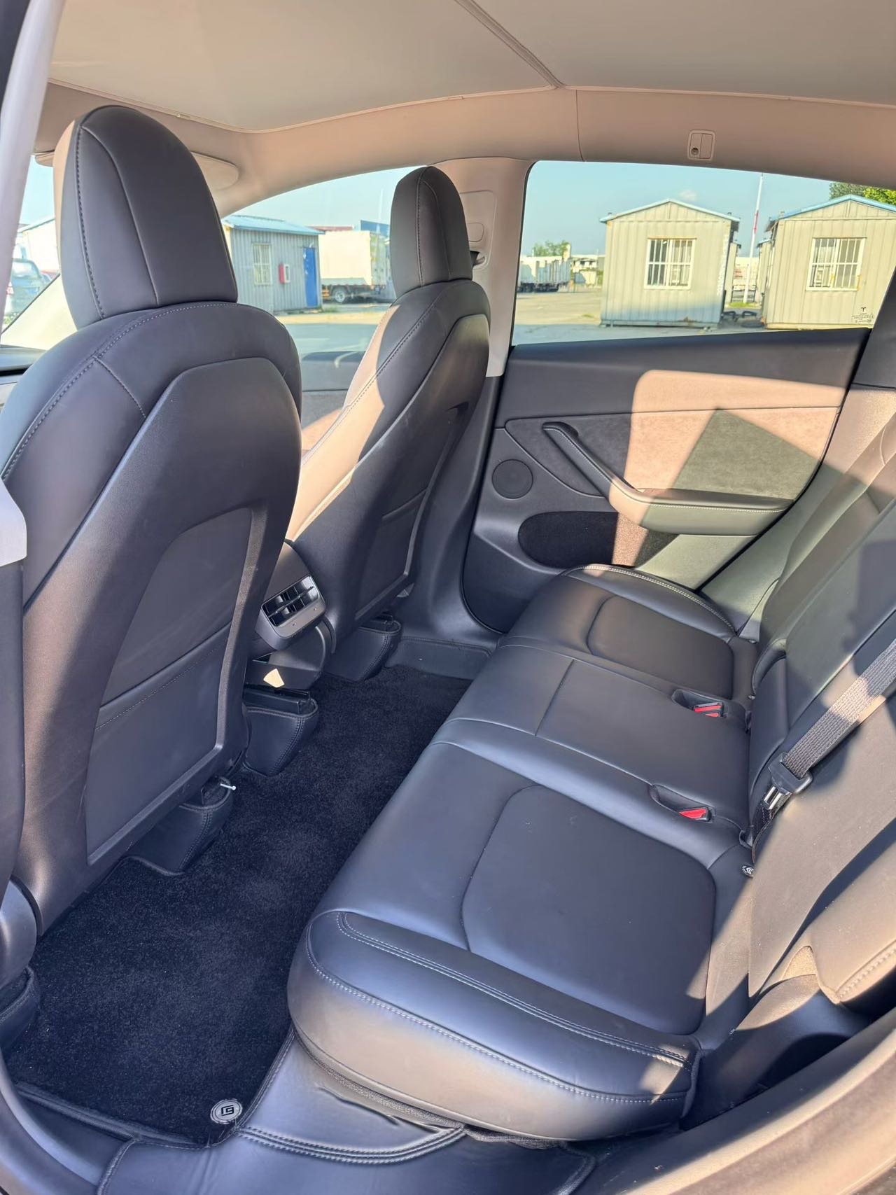 Tesla Model Y 2021 car image #6