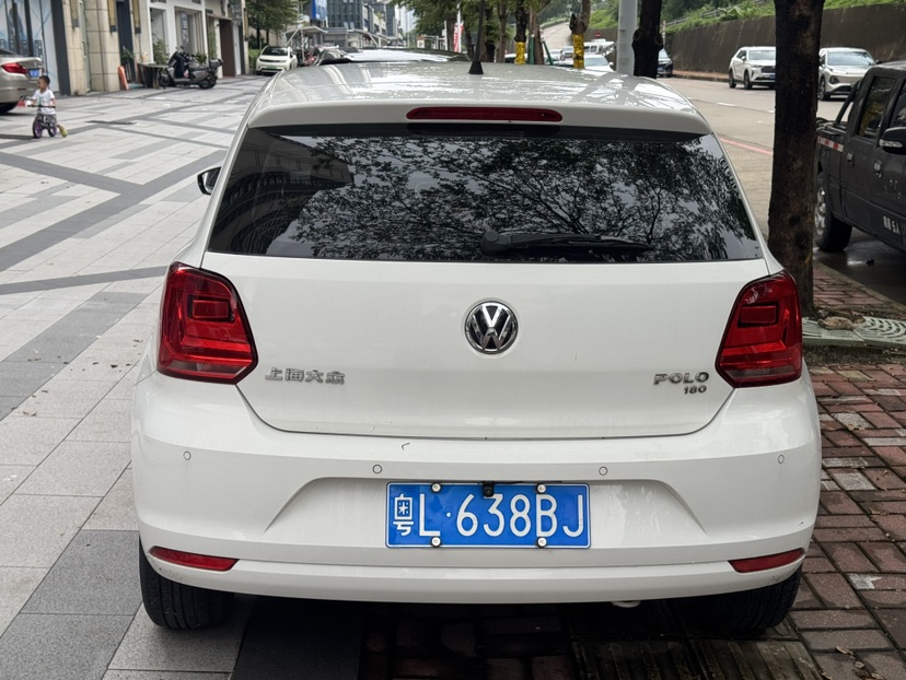 Volkswagen Polo 2016 car image #8