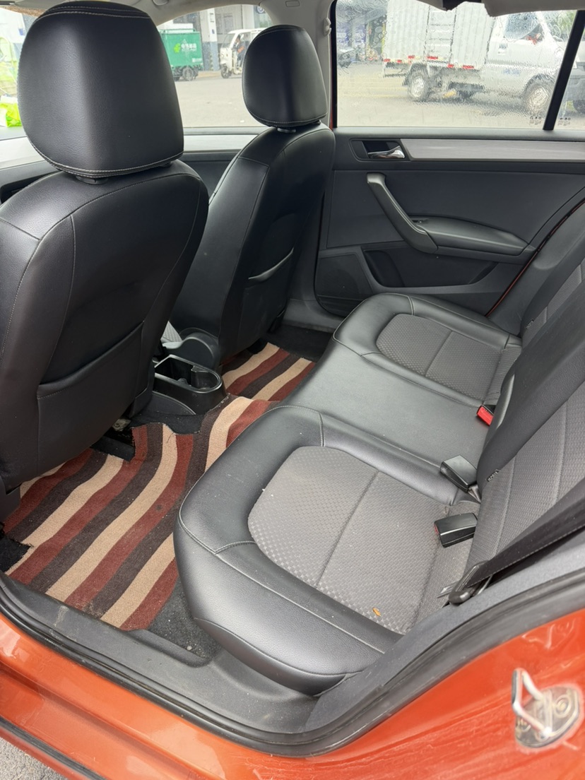 Volkswagen Santana 2015 car image #5