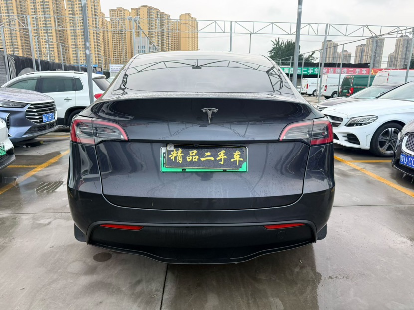 Tesla Model Y 2024 #9 Tesla Model Y 2024 car image #9