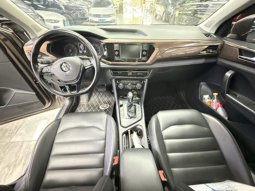 Volkswagen Tharu 2019 car image #6