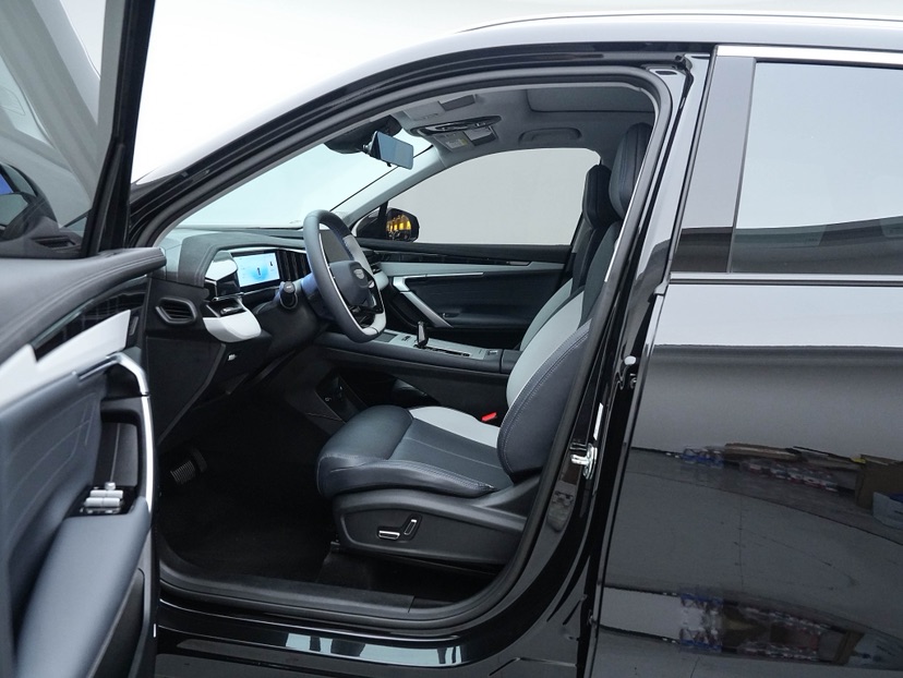 GEELY Boyue L 2025 car image #5