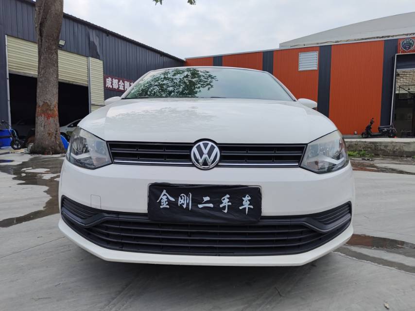 Volkswagen Polo 2014 car image #2
