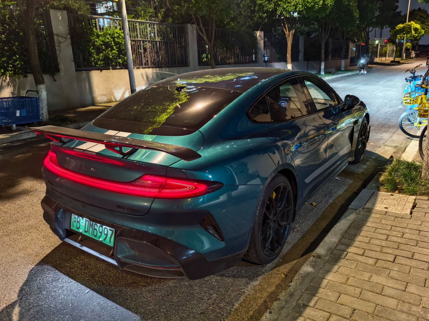 MI SU7 Ultra 2025 car image #7