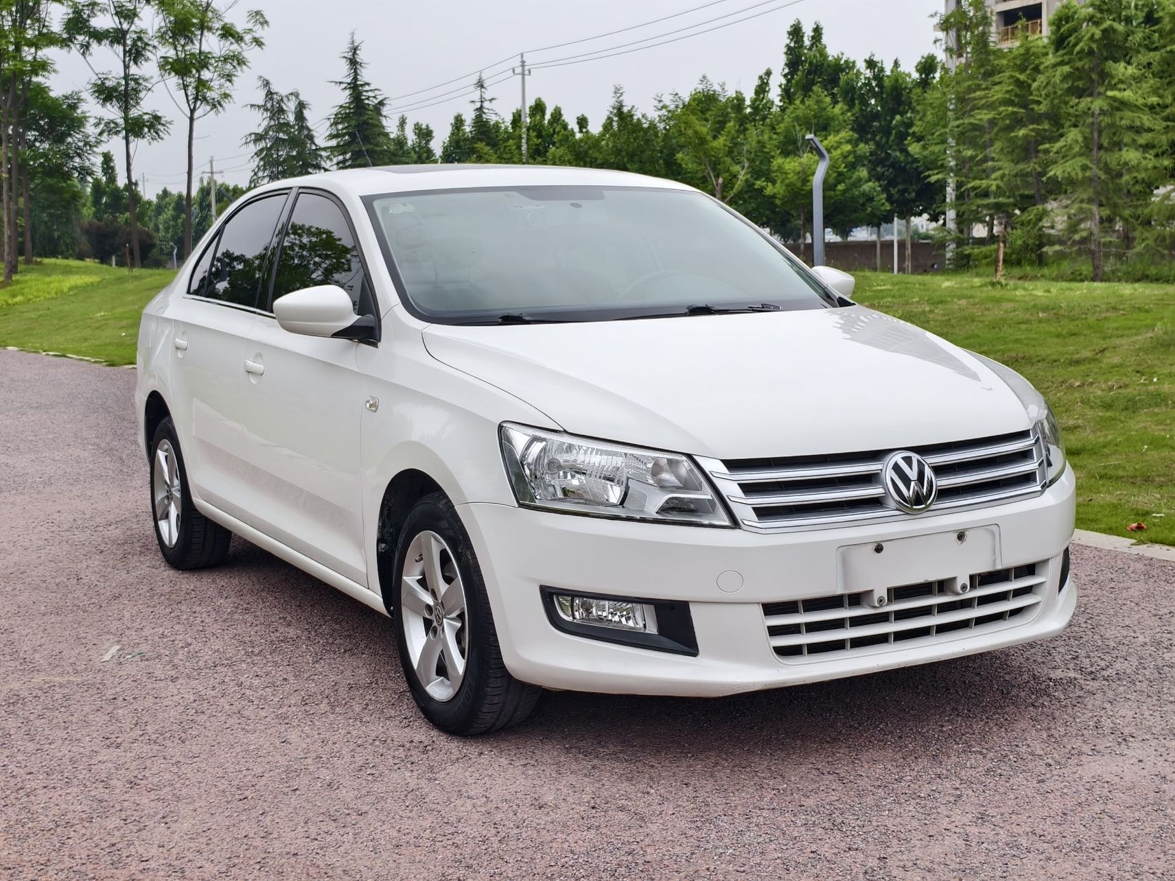 Volkswagen Santana 2016 car image #3