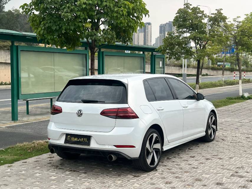 Volkswagen Golf 2016 car image #8