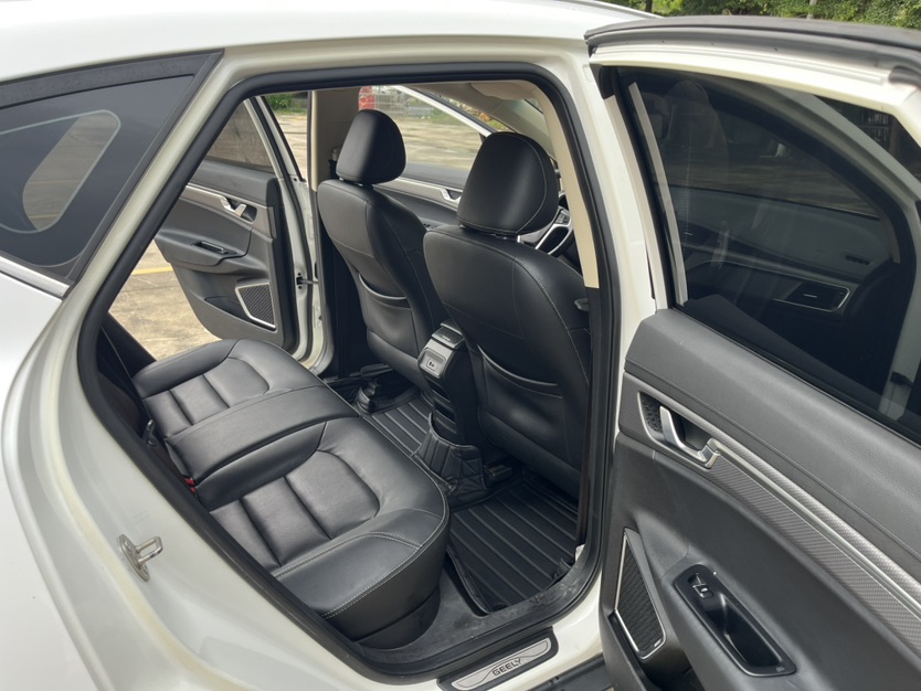 GEELY Emgrand GS 2016 car image #8