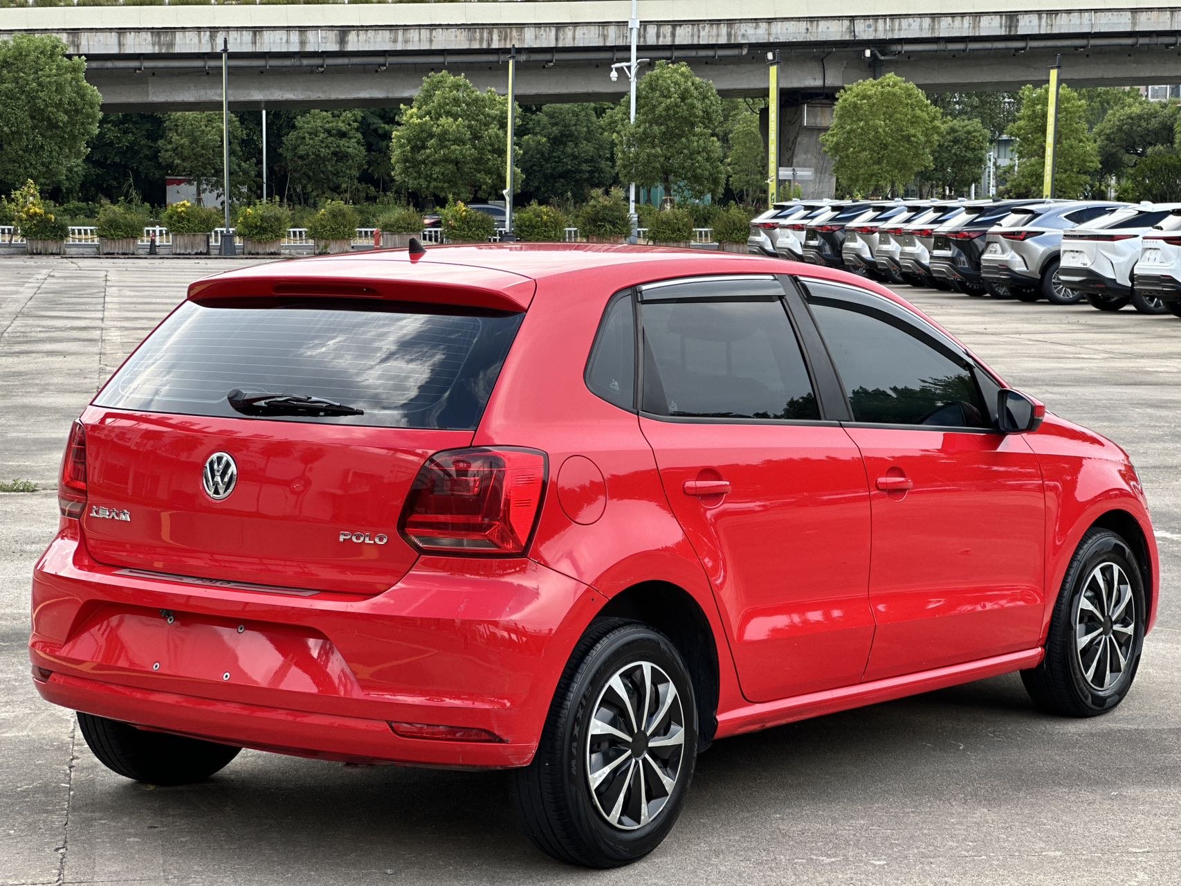 Volkswagen Polo 2014 car image #9