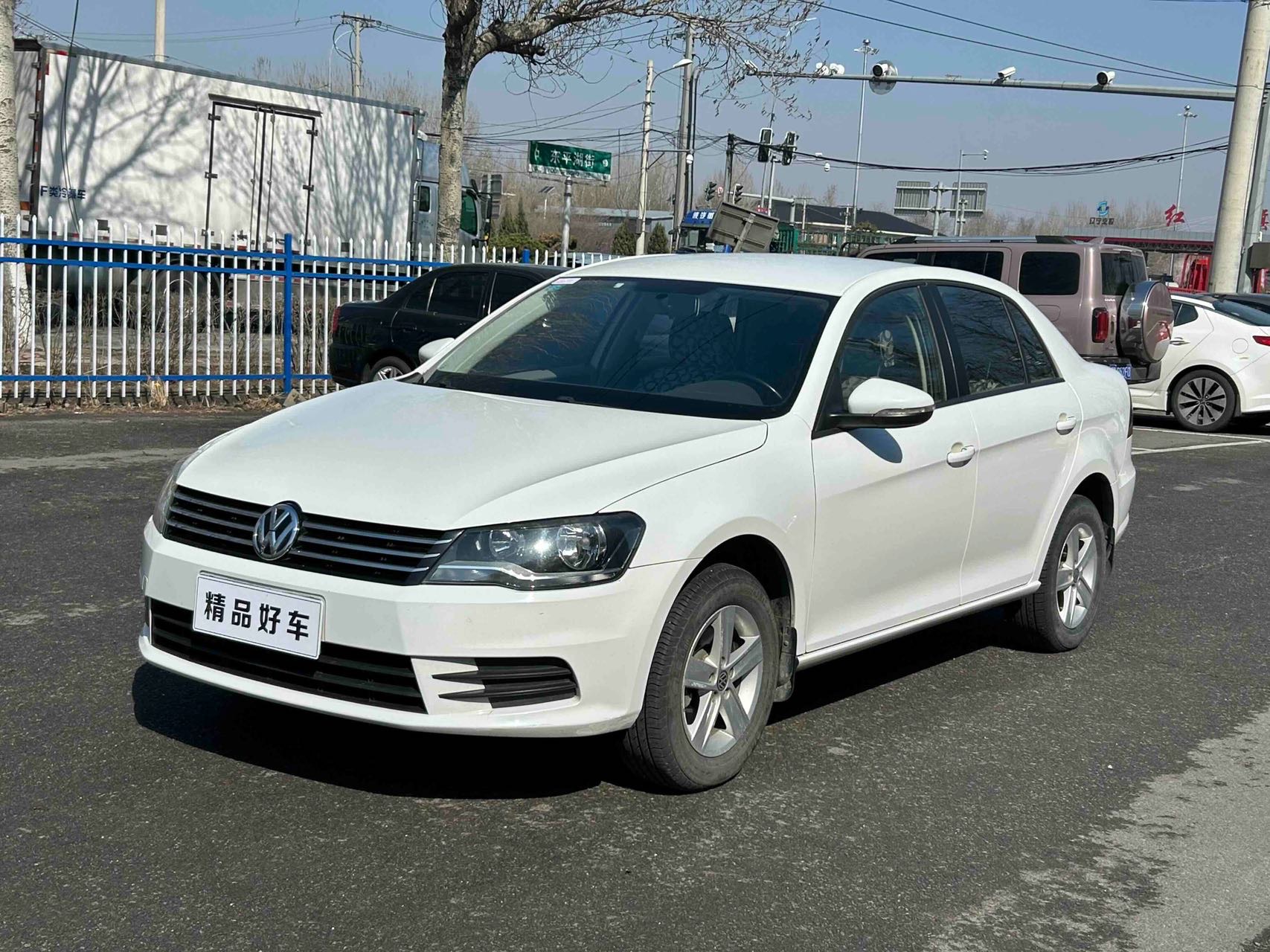 Volkswagen Bora 2014 car image 