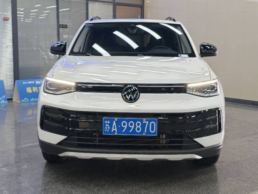 Volkswagen Tharu 2025 car image #2