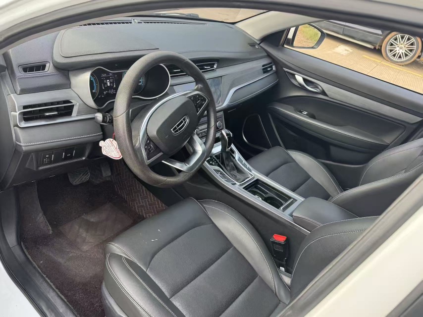 GEELY Emgrand 2021 car image #9