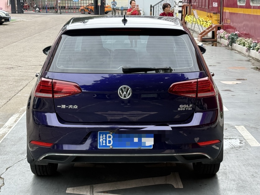 Volkswagen Golf 2019 car image #8