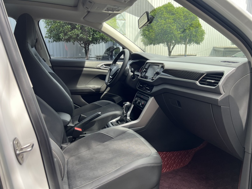 Volkswagen T-Cross 2021 car image #4