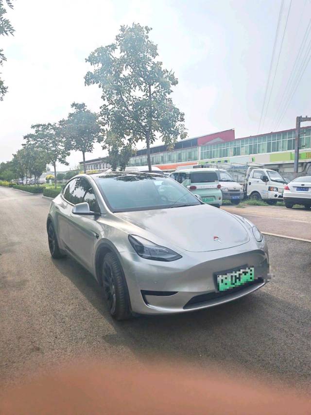 Tesla Model Y 2022 car image #3
