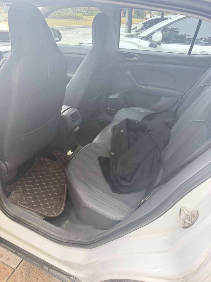 Volkswagen T-Cross 2021 car image #4