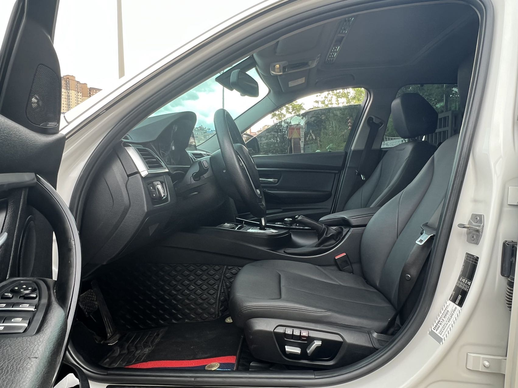 BMW 3 Series 2017 #4 BMW 3 Series 2017 car image #4