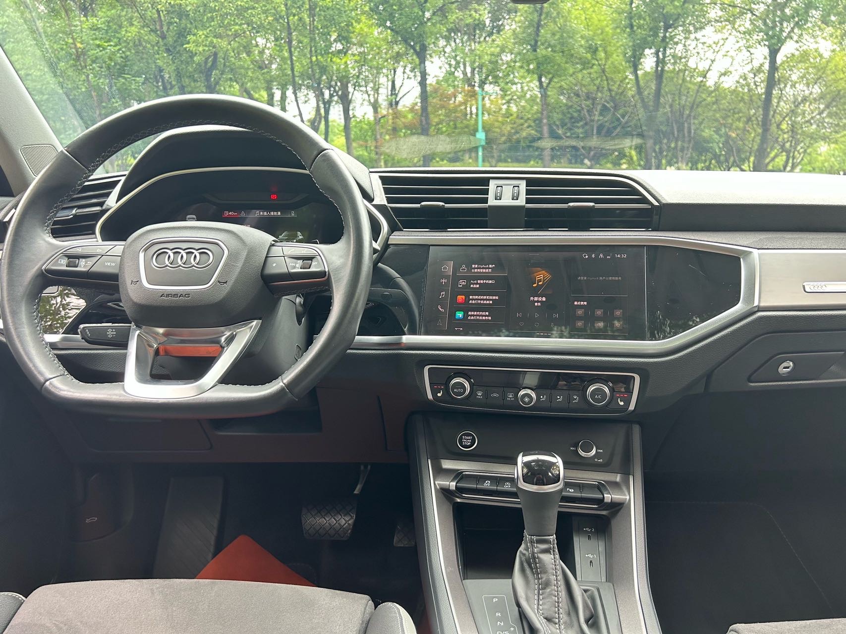 Audi Q3 2022 car image #8