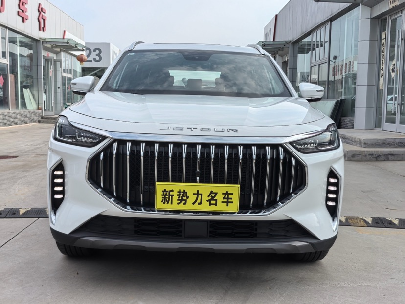 Jetour X70 PLUS 2024 car image #2