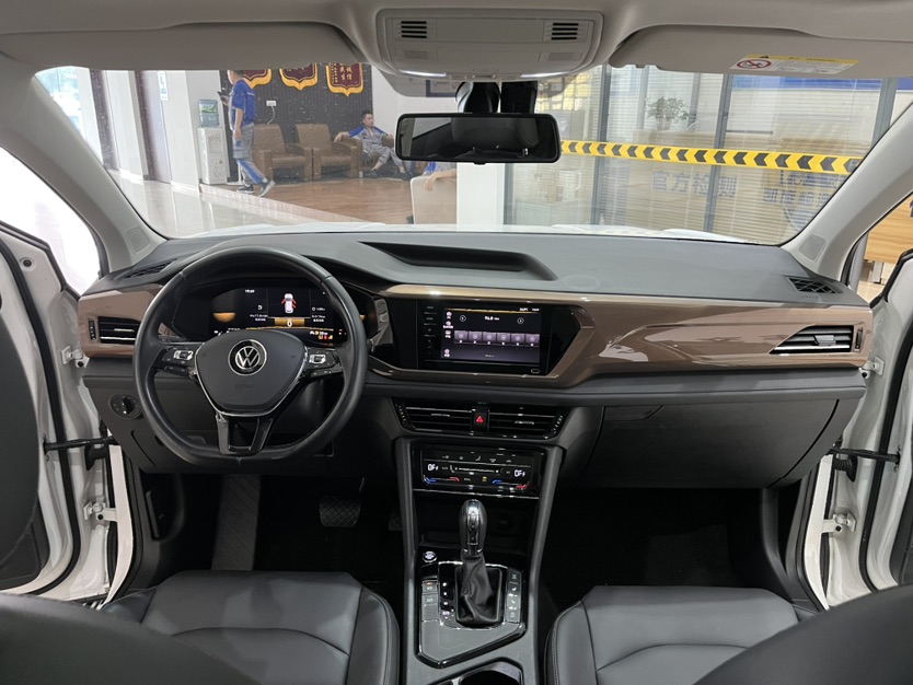 Volkswagen Tharu 2022 car image #9