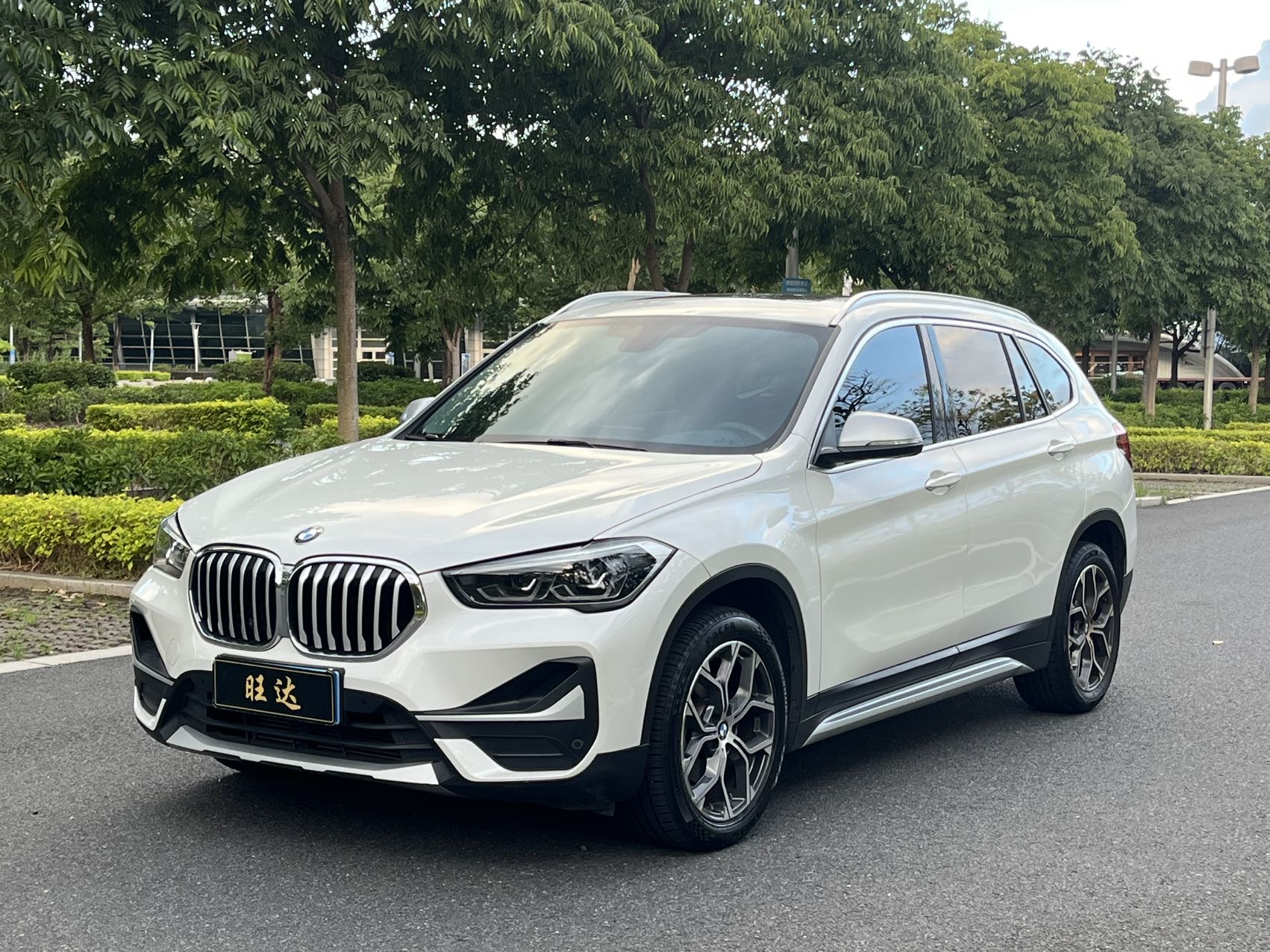 BMW X1 2021 car image 