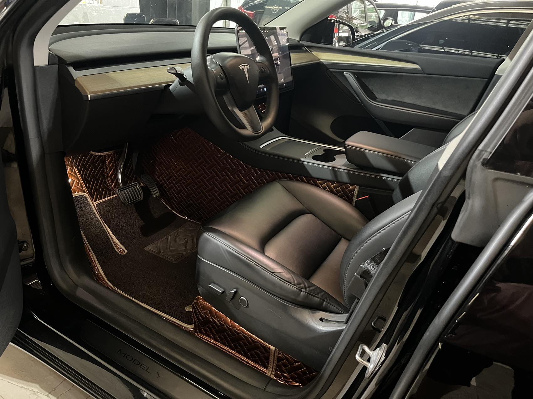 Tesla Model Y 2022 #3 Tesla Model Y 2022 car image #3
